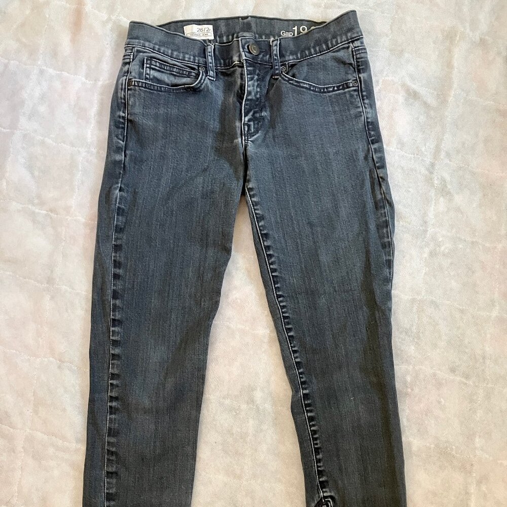 Gap 1969 Brand Legging Jeans in medium dark denim